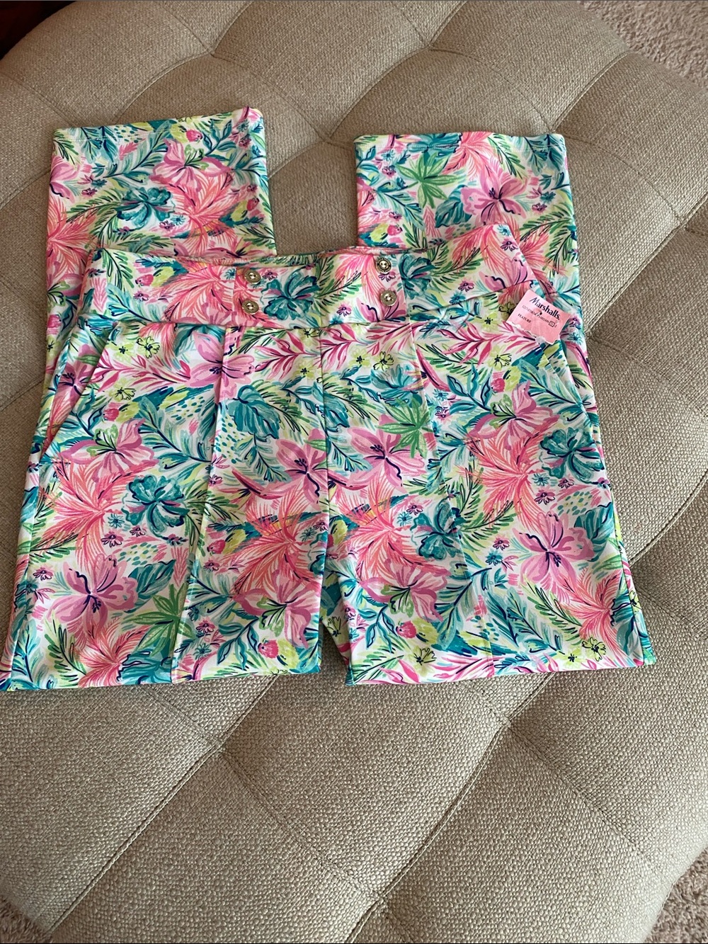 NWT Women’s Floral Print cropped slip on pants - Pink Multi
